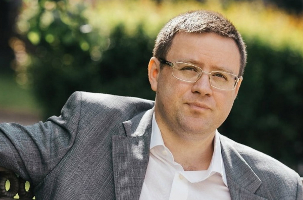 Член «Яблока» Александр Кобринский проиграл иск к журналистке о статье про домогательства